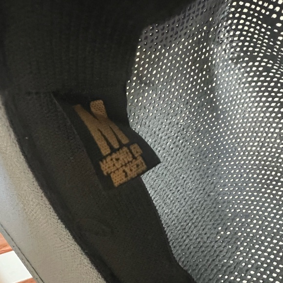 Adorable one of a kind, hand painted straw hat 👒 - Picture 5 of 5